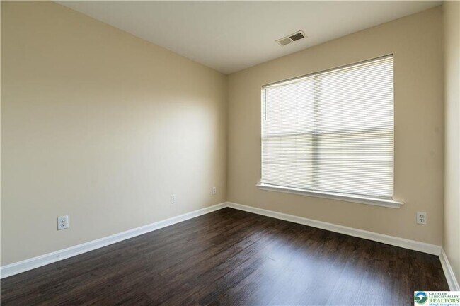 Building Photo - 8475 Putnam Ct