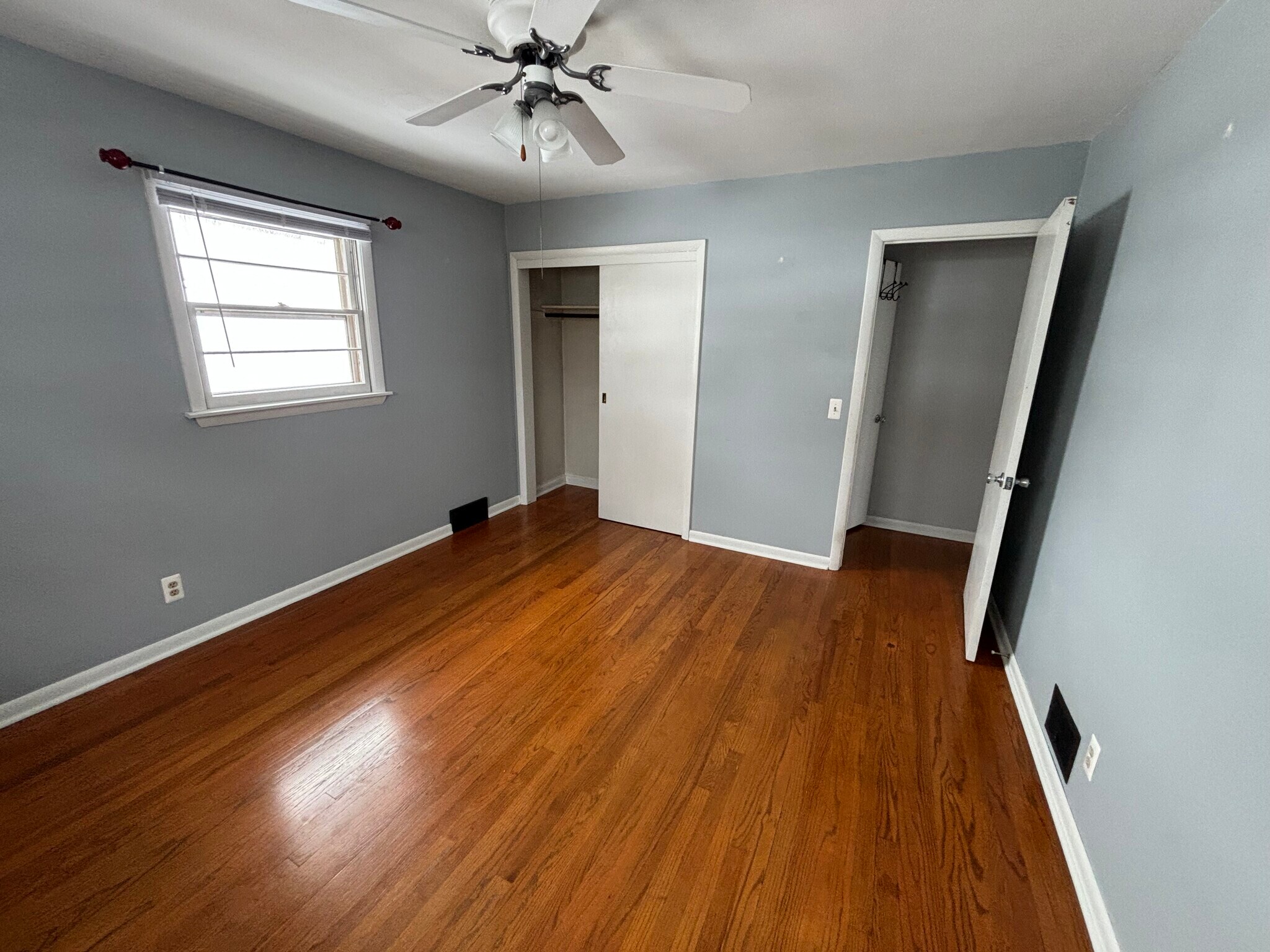 Building Photo - 1812 Northwestern Ave