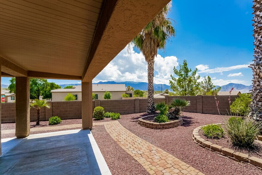 Building Photo - 60639 E Eagle Heights Dr