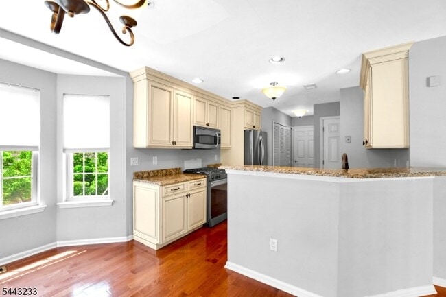 Building Photo - 418 Dalton Ct