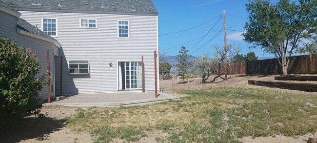 Building Photo - Spacious Home by Carson River