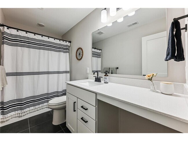 Building Photo - 7872 Jade Ln