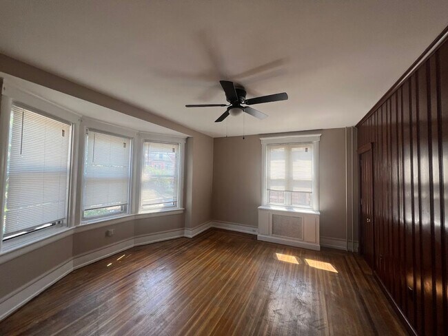 Building Photo - 1324 Perkiomen Ave