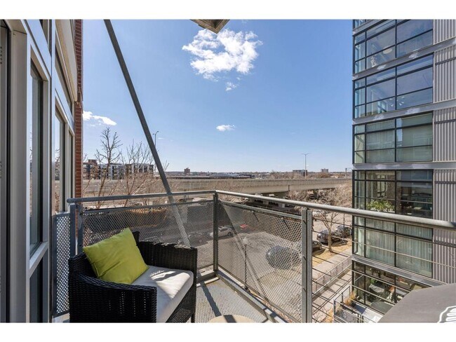 Building Photo - 710 N 4th St