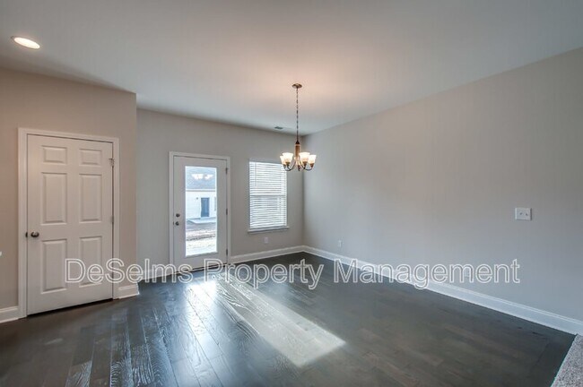 Building Photo - 1529 Holton Rd