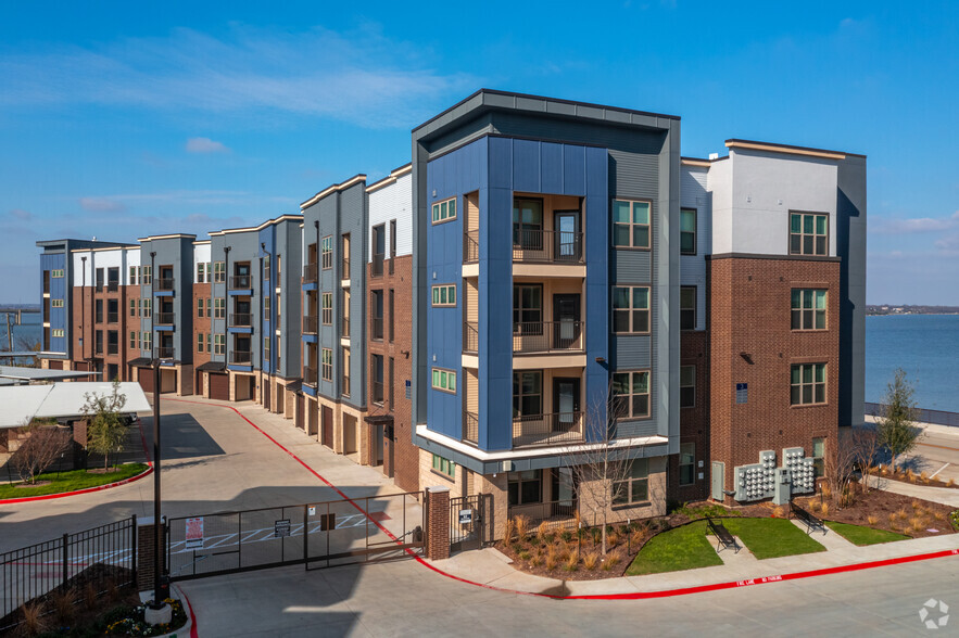 Building Photo - Lakeview Pointe Apartments