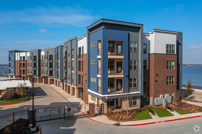 Building Photo - Lakeview Pointe Apartments