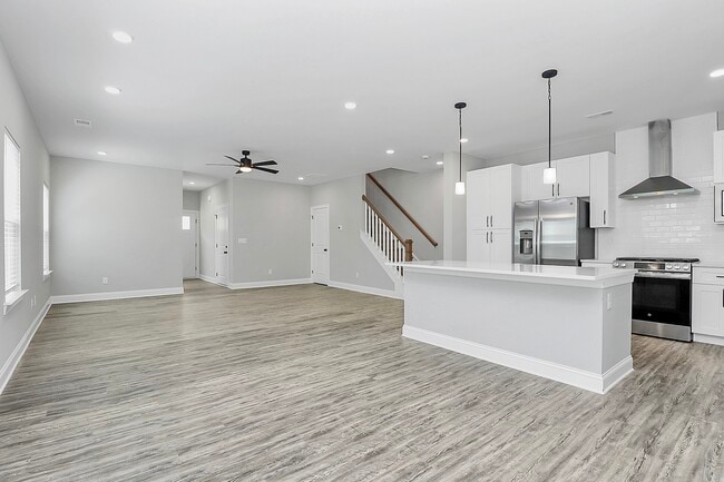 Building Photo - 915 Yellowstone Dr
