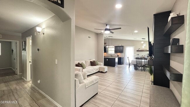 Building Photo - 11613 Flor Galatea Wy