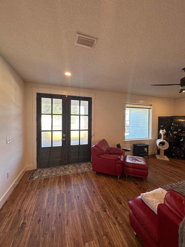 Building Photo - 4819 Whitewood Rd