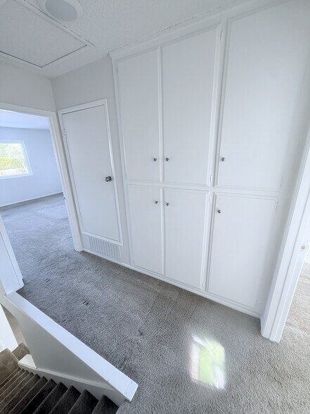 Upstairs hallway - 3737 Portofino Way