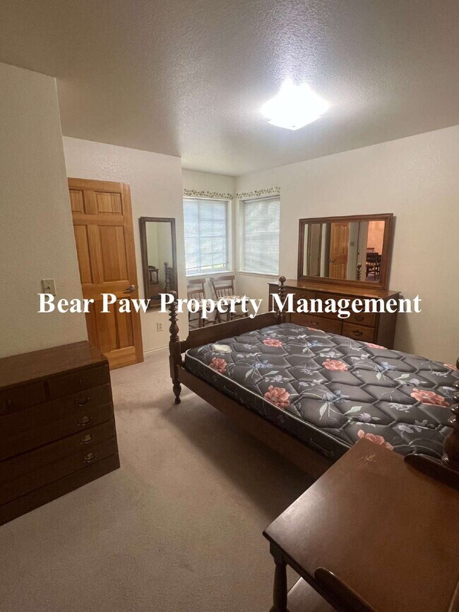 Building Photo - Two bedroom in Rocky Village!!