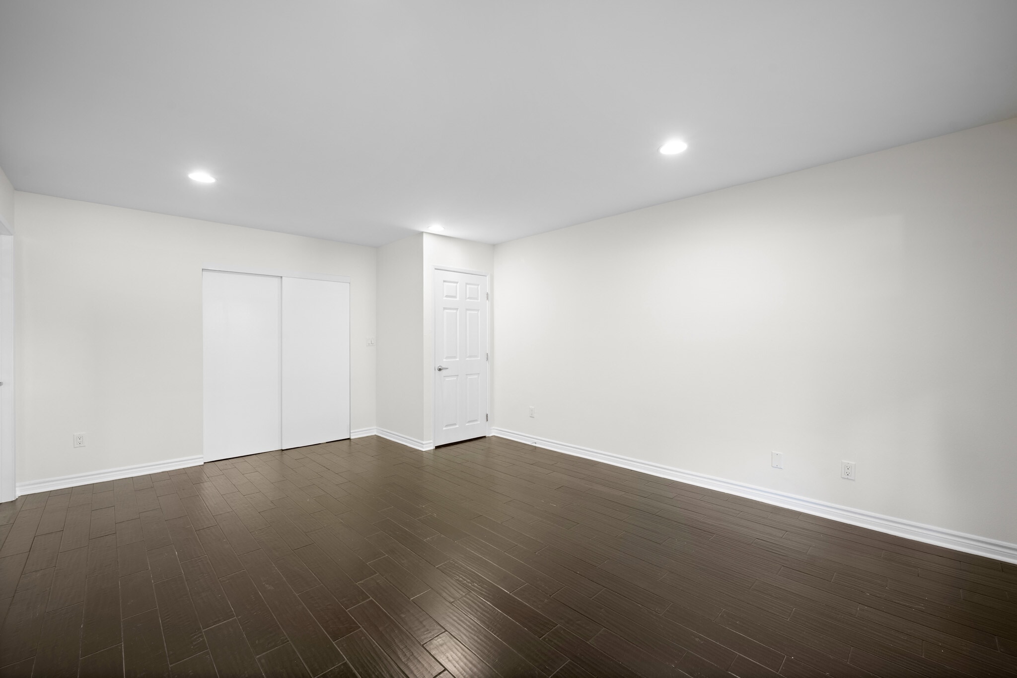 Building Photo - 323 N Jackson St