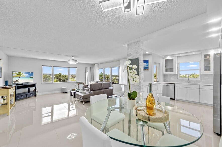 Building Photo - 1200 Hibiscus Ave