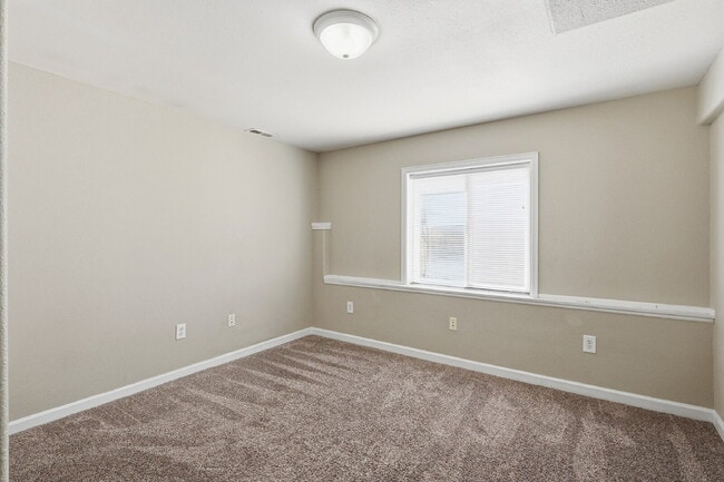 Building Photo - $2,620.95 with $300 off the first month's rent, 5 Beds - 3.5 Bath, Single Family Home in Colorado...