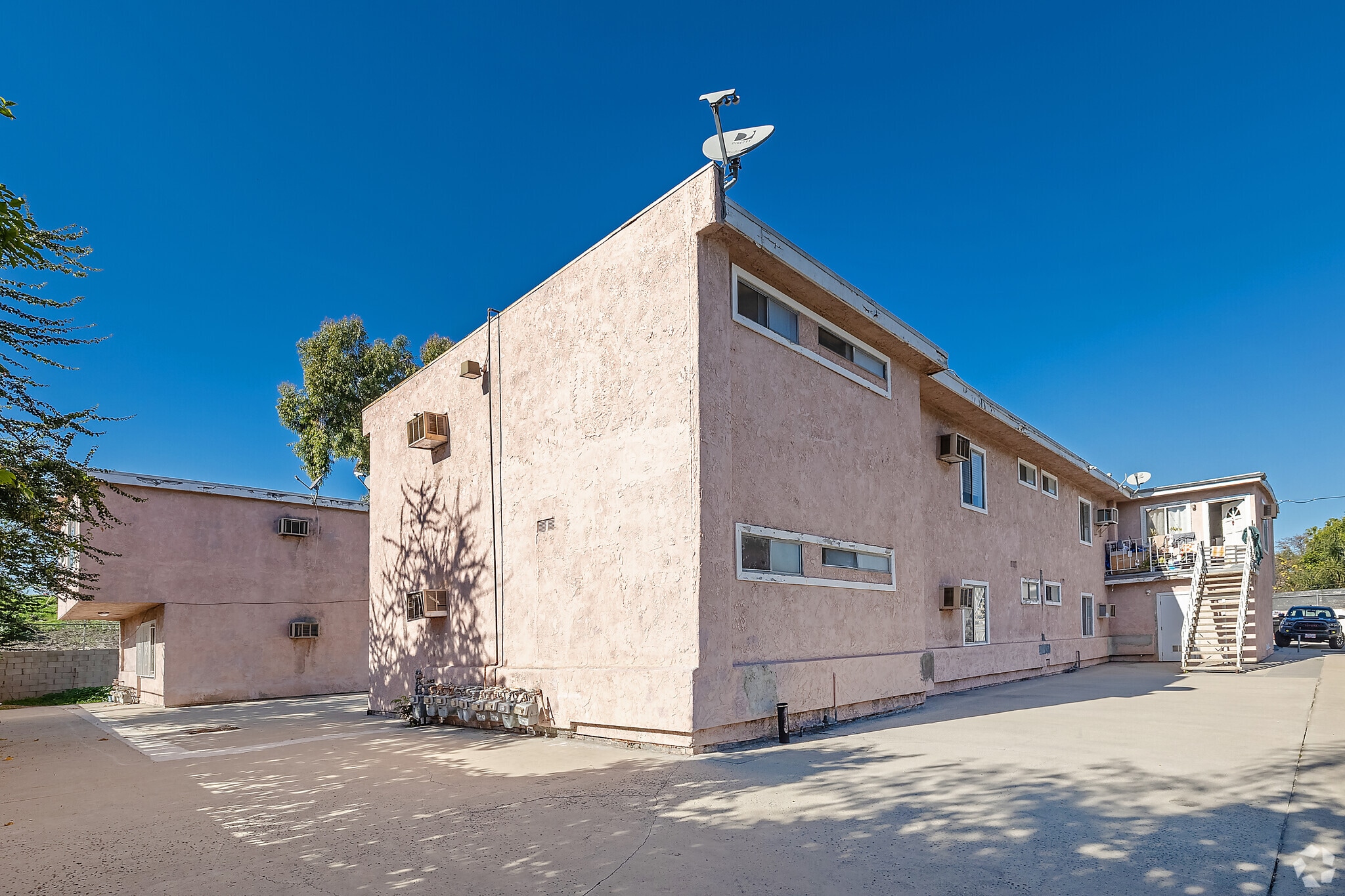 Building Photo - 9121 Orion Ave