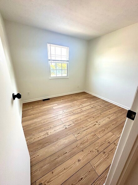 Building Photo - 7614 Pons Ln