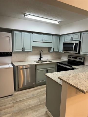 Building Photo - 5212 Fleetwood Oaks Ave