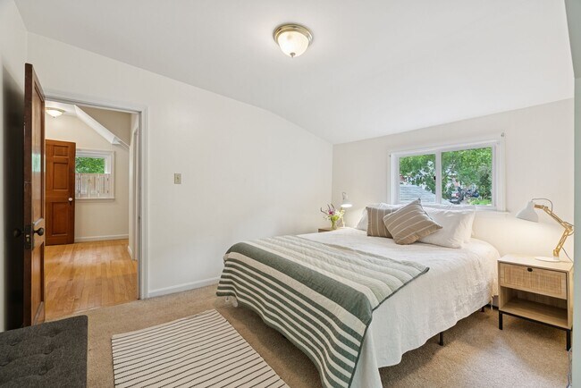 Building Photo - 111 Cottage Rd