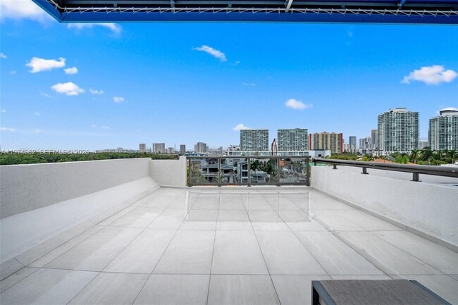 Building Photo - 445 Poinciana Island Dr