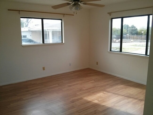 Building Photo - 1000 NM-76