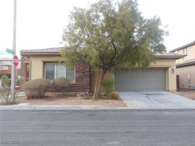 Building Photo - 10390 Blue Ginger Dr