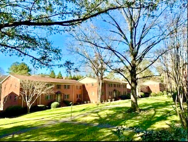 Lush Green Courtyards - 430 Lindbergh Dr NE