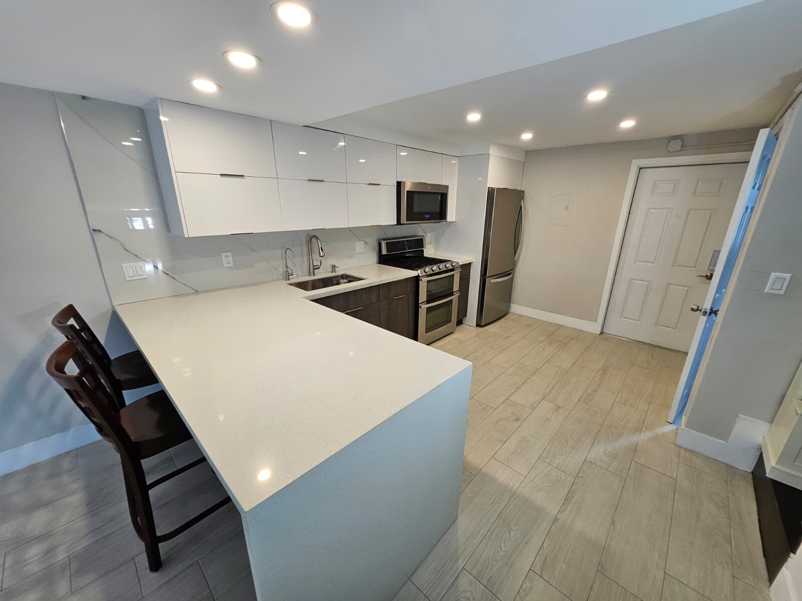 Building Photo - 6707 N Kendall Dr