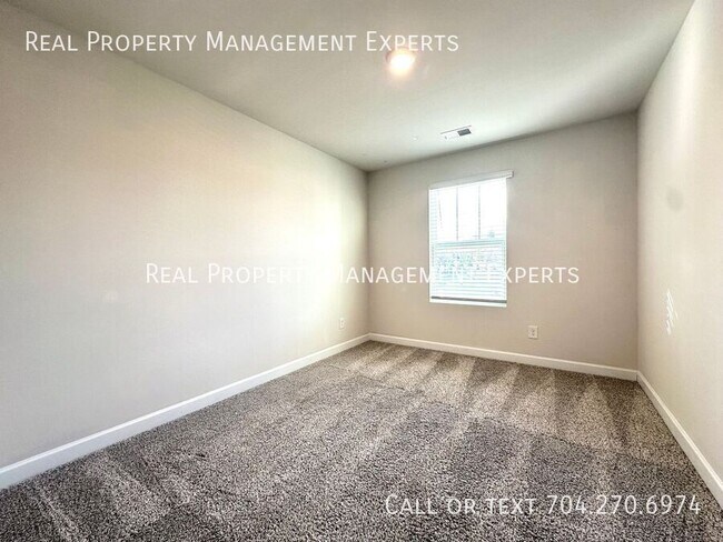 Building Photo - 3940 Shider Ln