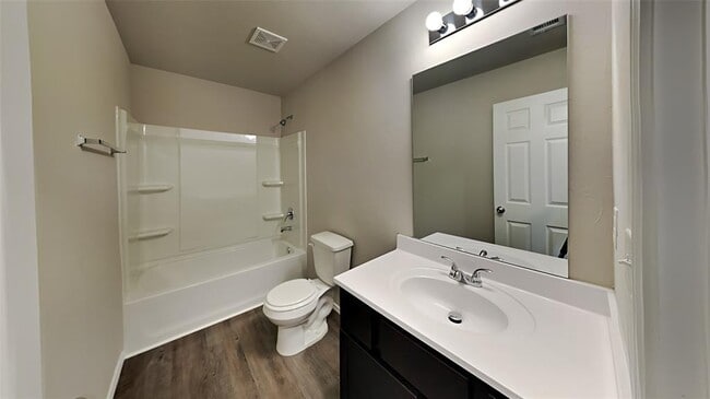 Building Photo - 9905 Rattlesnake Ln