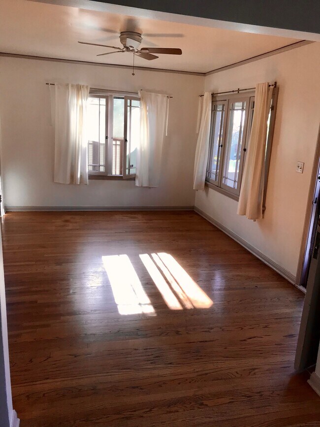 Living Room - 1506 McCollum St