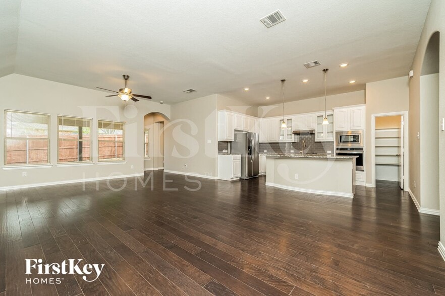 Building Photo - 413 Pheasant Hill Ln