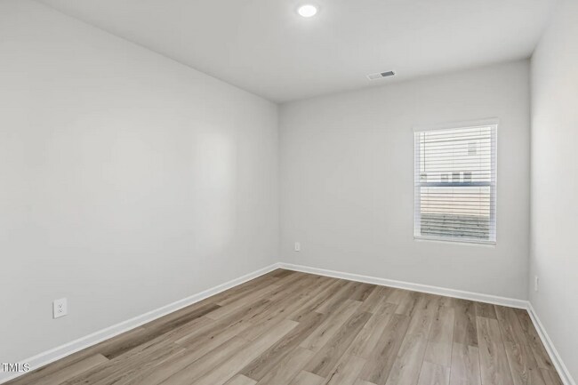 Building Photo - 314 White Birch Ln