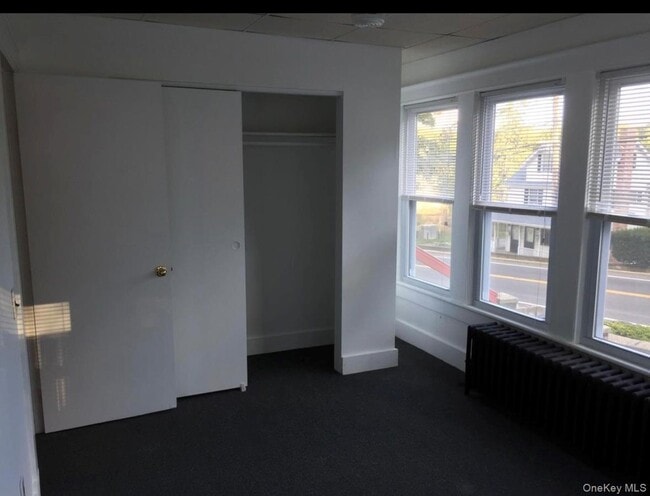 Building Photo - 206 W Broadway