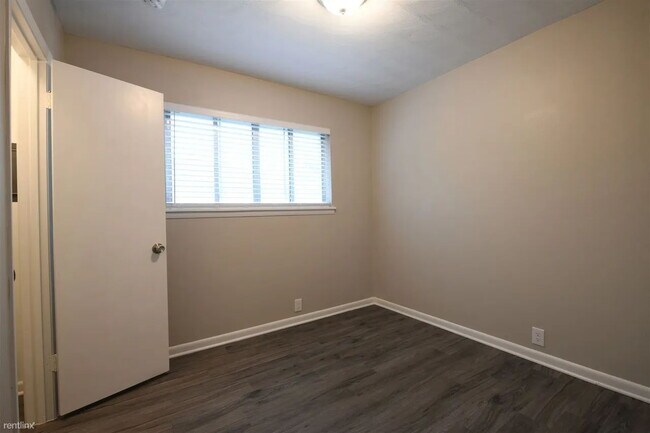 Building Photo - Updated 3BR/2BA Brick Home with Granite Kitchen & Fenced Yard — Kaufman ISD