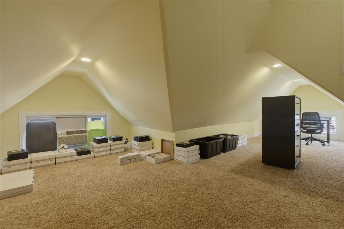 Building Photo - 1828 W Berenice Ave