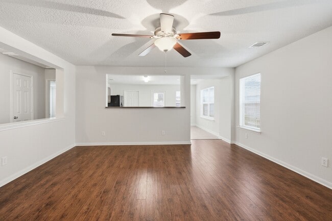 Building Photo - 3023 Legends York Dr