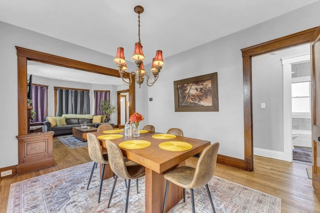 Building Photo - 2638 E 126th St