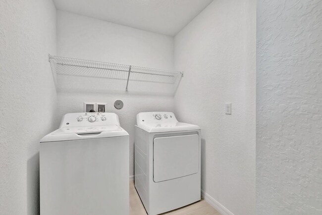 Building Photo - 4977 Armina Pl