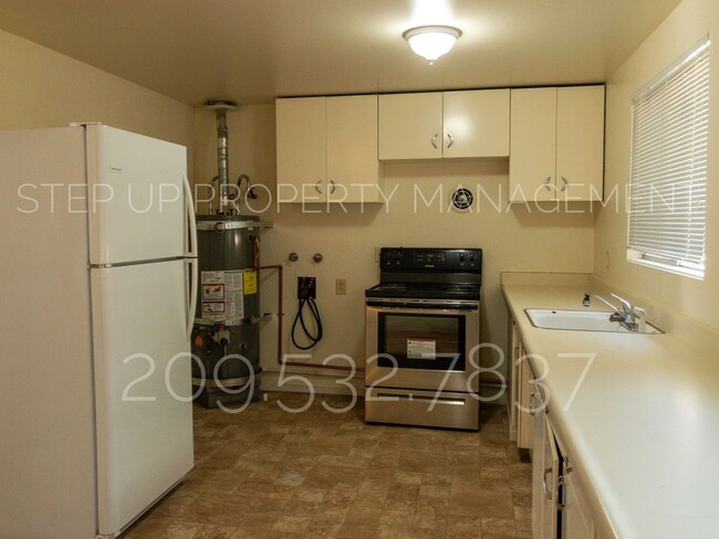 Building Photo - 2 Bedroom 1 Bath Home in Twain Harte!