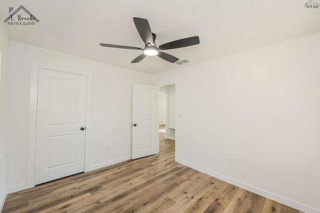 Building Photo - 103 Margaret St