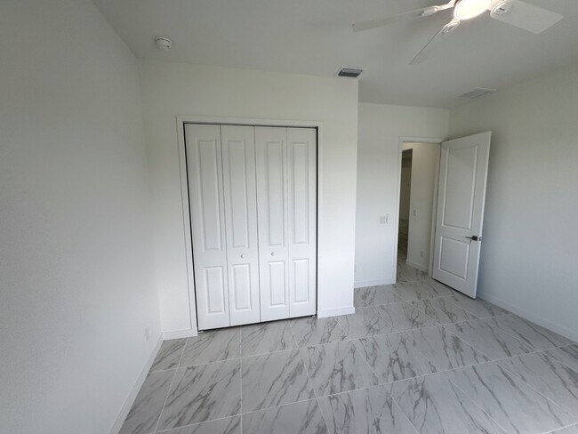 Building Photo - 1247 Kismet Pkwy