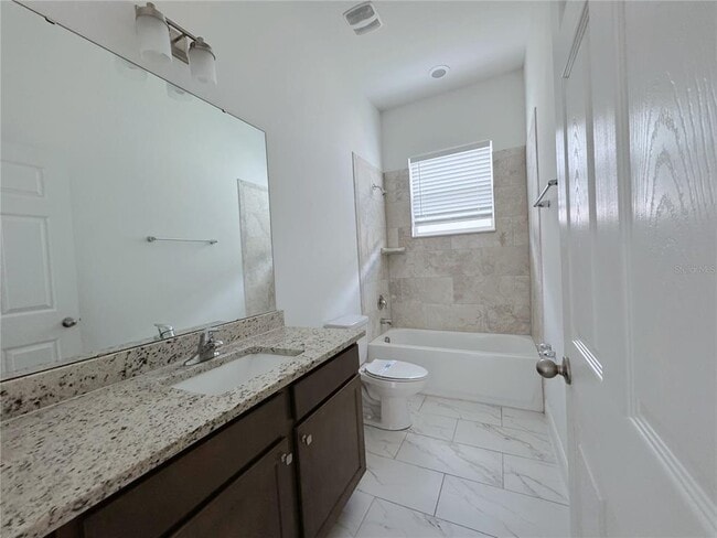 Building Photo - 725 Dennis Ave