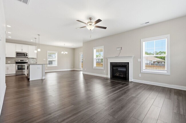 Building Photo - Like new single family home in Cameron, NC!