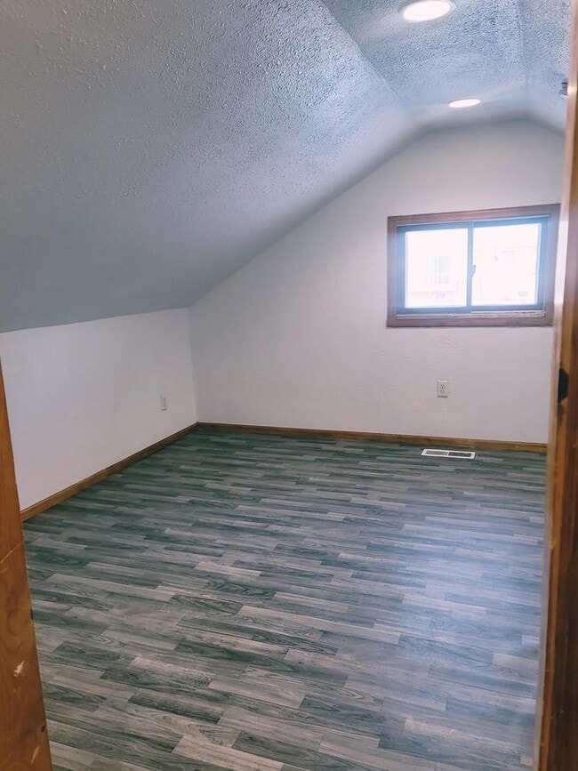 Building Photo - 306 S Main Ave