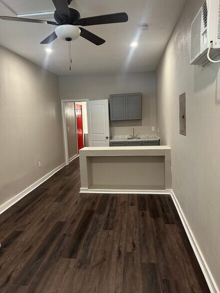 Building Photo - 606 John Page Dr