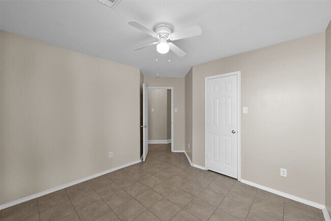 Building Photo - 18479 Sunrise Pines Dr