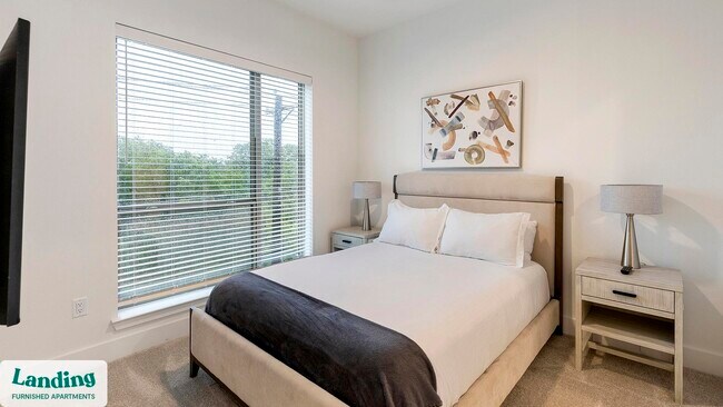 Building Photo - 650 E Sycamore St