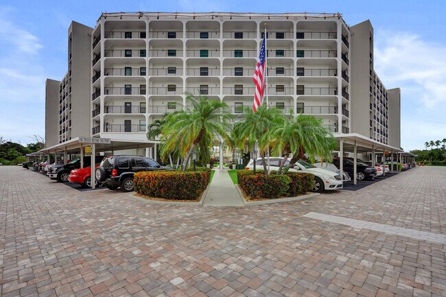 Building Photo - 1627 Riverview Rd