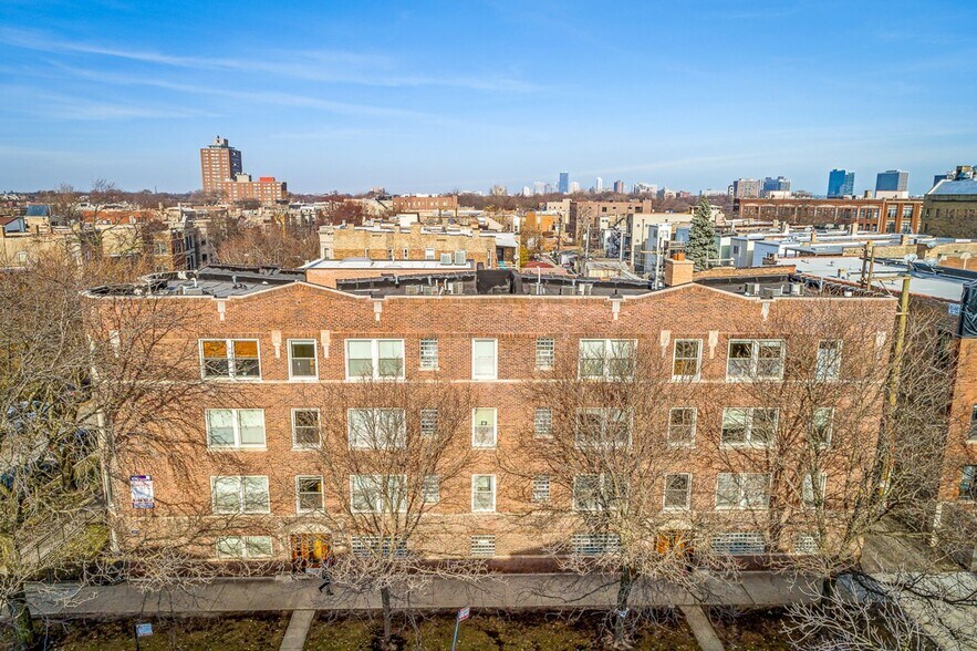 Building Photo - 1217 W Waveland Ave